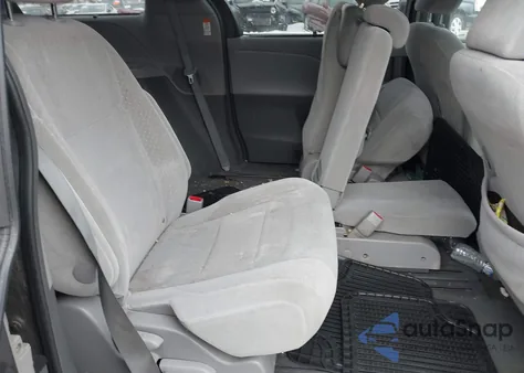 2015 Toyota Sienna Le 8 Passenger из США, поврежденный, VIN 5TDKK3DC1FS534011